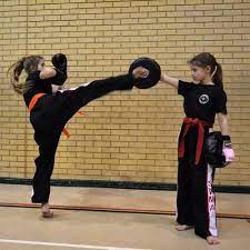 باشگاه رزمی و دفاع شخصی بانوان (دالوند) باشگاه رزمی و دفاع شخصی بانوان (دالوند)