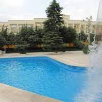 استخر روباز هتل اوین
